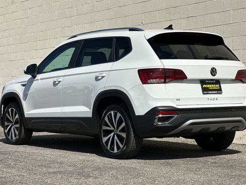 Used 2022 Volkswagen Taos SE FWD image 6