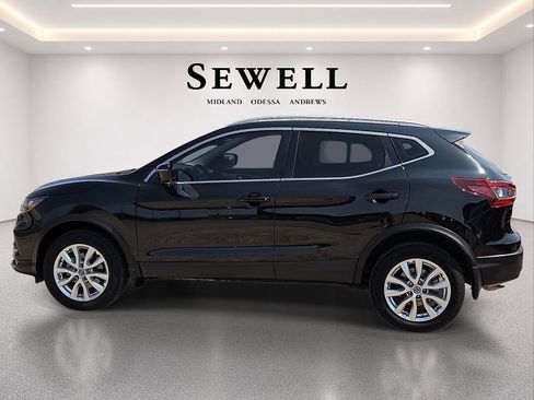 Used 2020 Nissan Rogue Sport SV w/ Technology Package FWD image 2