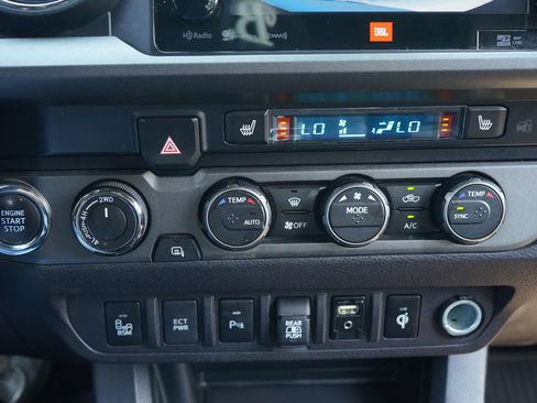 Used 2019 Toyota Tacoma TRD Off-Road AWD/4WD image 20