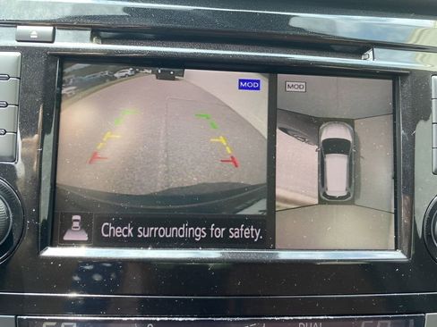 Used 2019 Nissan Rogue SL w/ Premium Package image 18