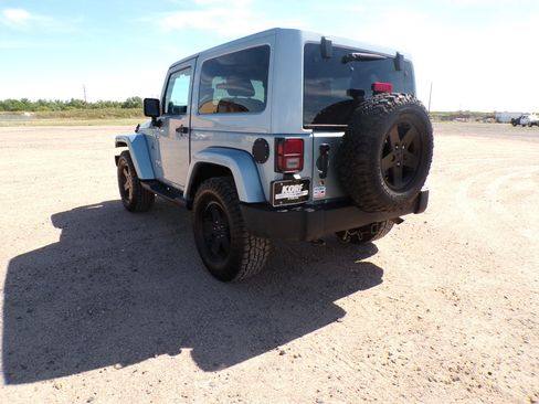 Used 2012 Jeep Wrangler Sahara AWD/4WD image 9