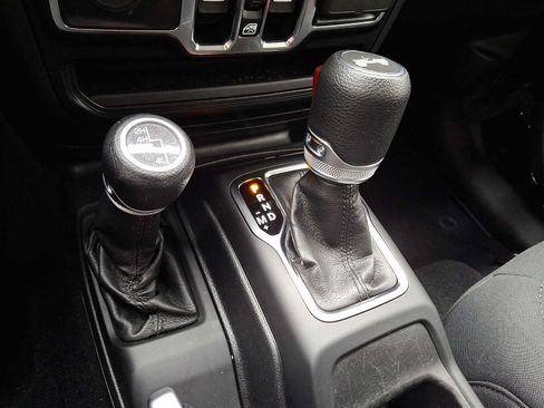 Used 2021 Jeep Wrangler Unlimited Sport AWD/4WD image 14