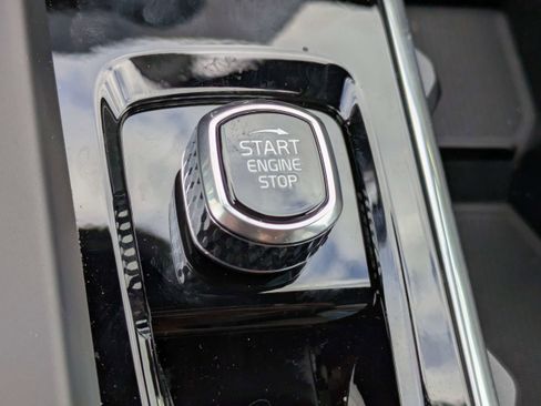 New 2026 Volvo XC60 B5 Plus w/ Protection Package Premier image 28