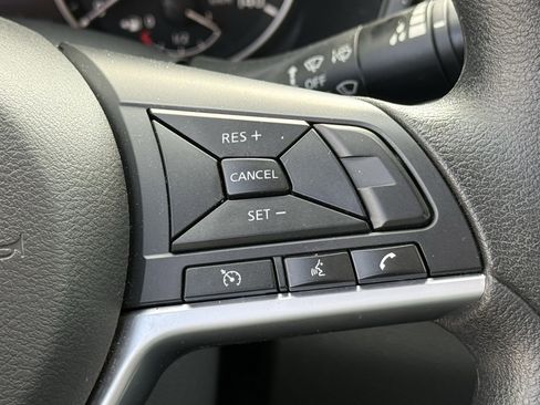 Used 2025 Nissan Altima 2.5 SV image 18