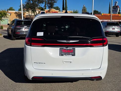 New 2026 Chrysler Pacifica Pinnacle image 5