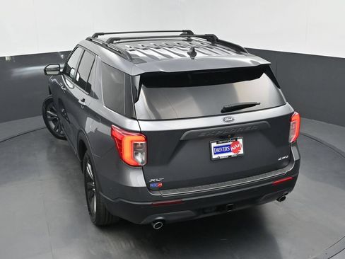 Used 2021 Ford Explorer XLT w/ Equipment Group 202A AWD/4WD image 35