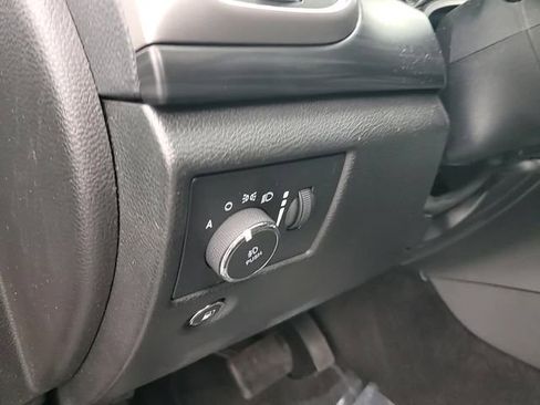 Used 2021 Jeep Grand Cherokee Laredo image 11