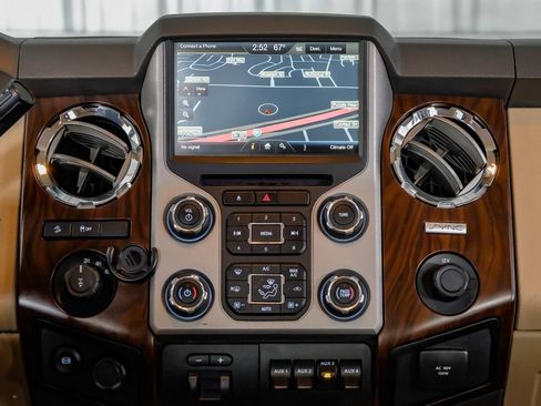 Used 2016 Ford F250 Lariat w/ Lariat Interior Package image 24