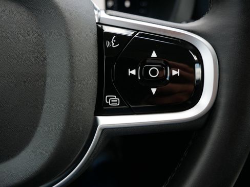 Certified 2025 Volvo XC60 B5 Plus AWD/4WD image 23