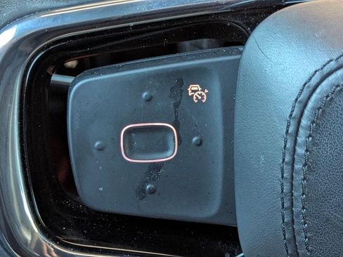 Used 2024 Lincoln Nautilus Reserve w/ Equipment Group 202A image 16