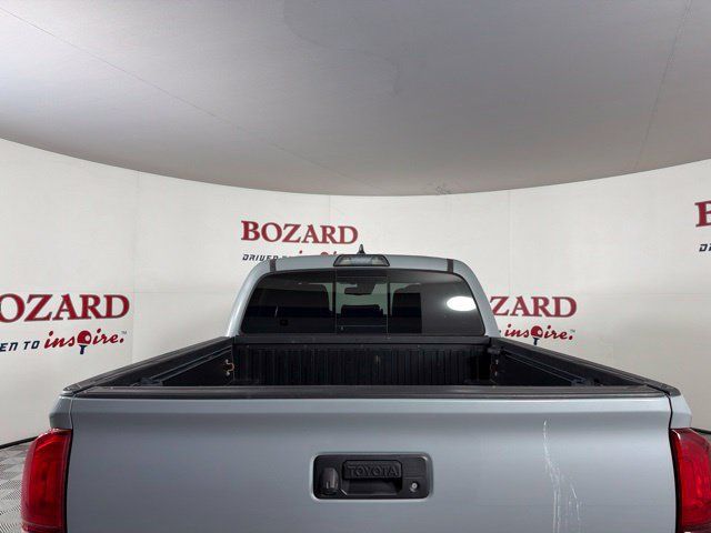 Used 2019 Toyota Tacoma TRD Off-Road AWD/4WD image 13