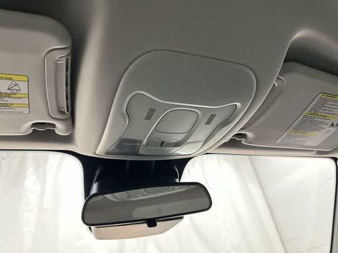 Used 2019 Jeep Renegade Latitude FWD image 21
