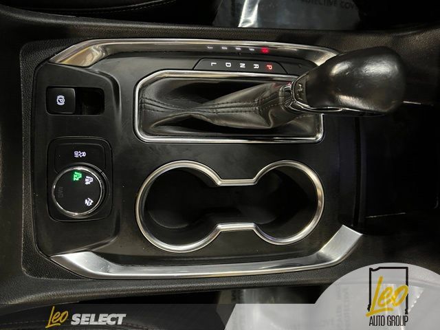 Used 2021 Chevrolet Traverse LT w/ LT Premium Package AWD/4WD image 15