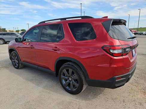 New 2026 Honda Pilot Sport image 4