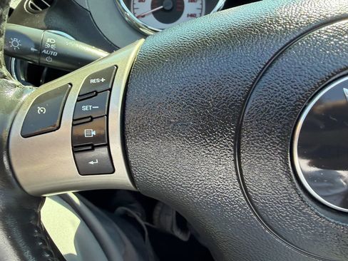 Used 2006 Pontiac Solstice Convertible w/ Premium Package RWD image 23