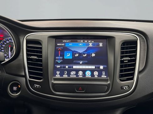 Used 2017 Chrysler 200 Limited Platinum FWD image 24