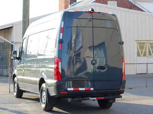 Used 2019 Mercedes-Benz Sprinter 144 image 5