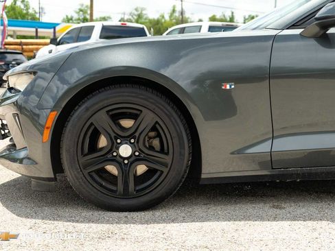 Used 2017 Chevrolet Camaro LT w/ Technology Package RWD image 10