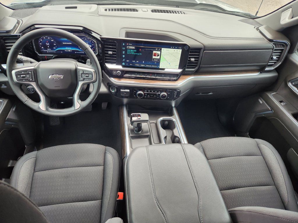 Used 2025 Chevrolet Silverado 1500 LT Trail Boss w/ Convenience Package II AWD/4WD image 24