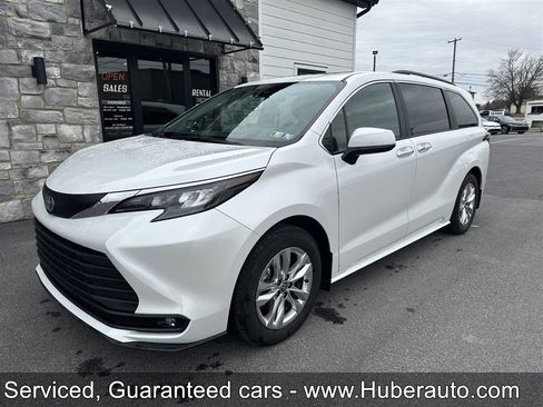 Used 2025 Toyota Sienna XLE w/ XLE Plus Package AWD/4WD image 1