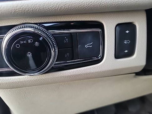 Used 2019 Lincoln Navigator L Reserve image 11