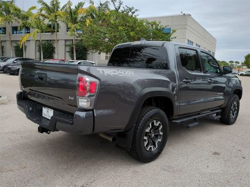 Used 2020 Toyota Tacoma TRD Off-Road w/ TRD Premium Off Road Package image 4