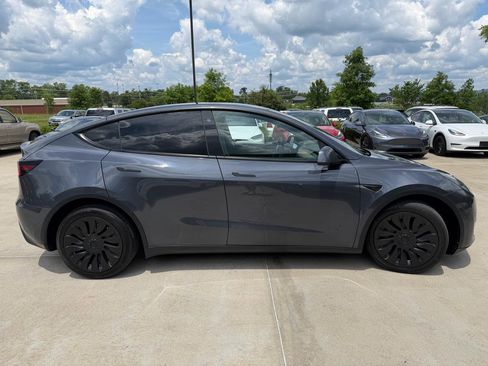 Used 2021 Tesla Model Y Long Range AWD/4WD image 4