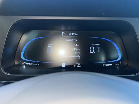 Certified 2025 Hyundai Elantra Sport image 10