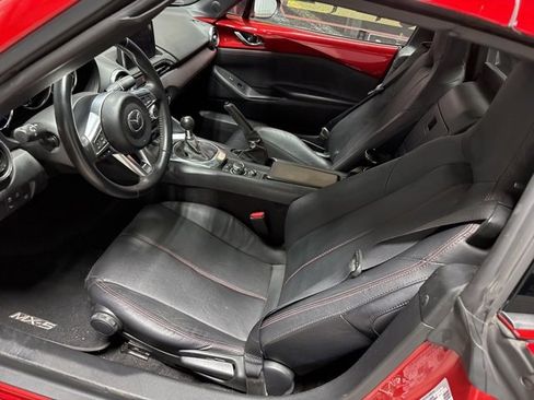 Used 2017 MAZDA MX-5 Miata RF Grand Touring image 4