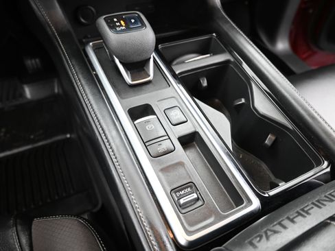 Used 2022 Nissan Pathfinder SL w/ SL Premium Package image 13