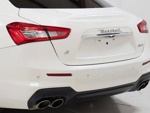 Used 2018 Maserati Ghibli S GranSport image 15