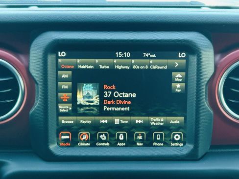 Used 2023 Jeep Wrangler Unlimited Rubicon w/ Cold Weather Group image 17