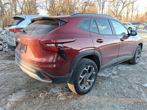 Certified 2025 Chevrolet Trax LT image 7