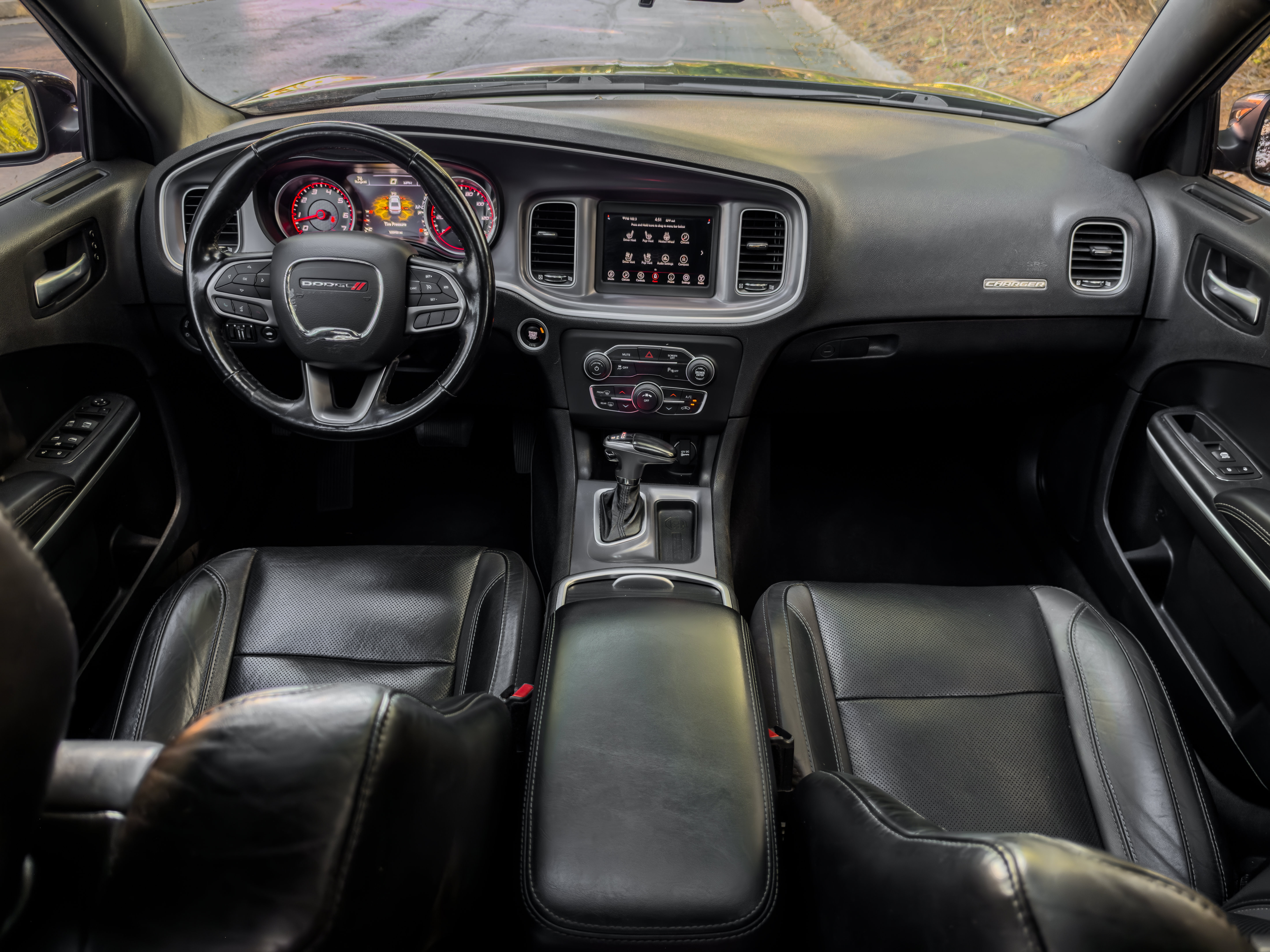 Used 2022 Dodge Charger SXT w/ Leather Interior Group RWD image 5
