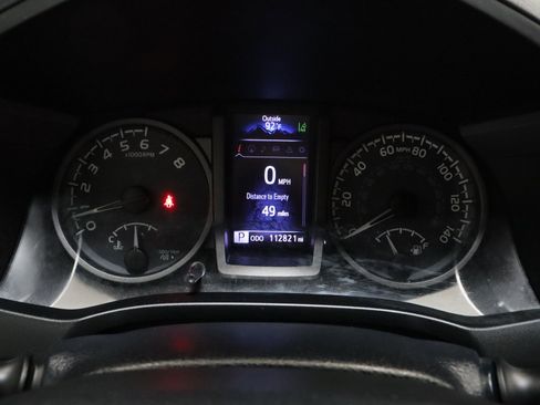 Used 2018 Toyota Tacoma TRD Sport w/ Technology Package RWD image 38
