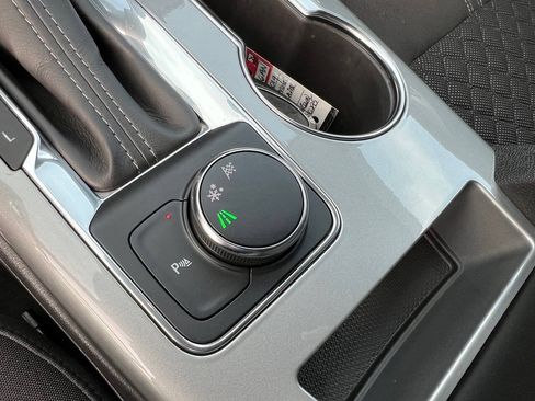 Used 2019 Chevrolet Blazer LT FWD image 32