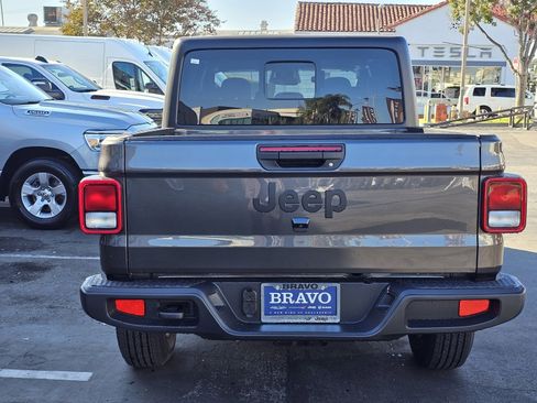 New 2026 Jeep Gladiator Sport image 6