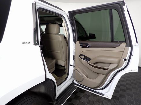 Used 2017 GMC Yukon SLT image 29
