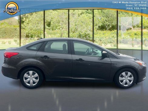 Used 2018 Ford Focus S image 22