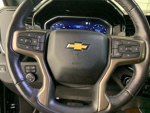 Used 2022 Chevrolet Silverado 1500 High Country w/ High Country Premium Package AWD/4WD image 8
