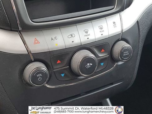 Used 2019 Dodge Journey SE w/ Blacktop Package FWD image 19