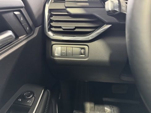 Used 2025 GMC Acadia Elevation image 20