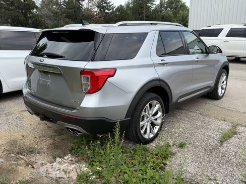 Used 2022 Ford Explorer Platinum w/ Equipment Group 601A AWD/4WD image 13