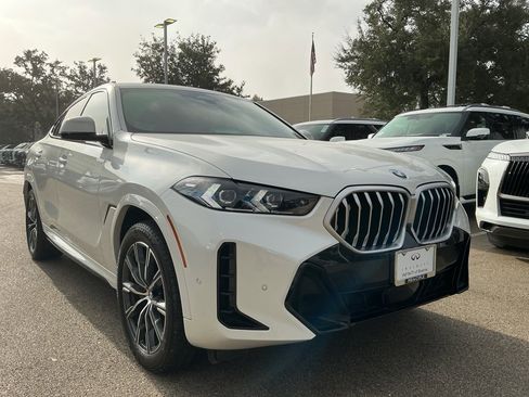 Used 2025 BMW X6 xDrive40i w/ Climate Comfort Package image 9