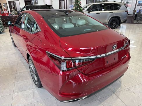 New 2025 Lexus ES 350 Ultra Luxury image 4