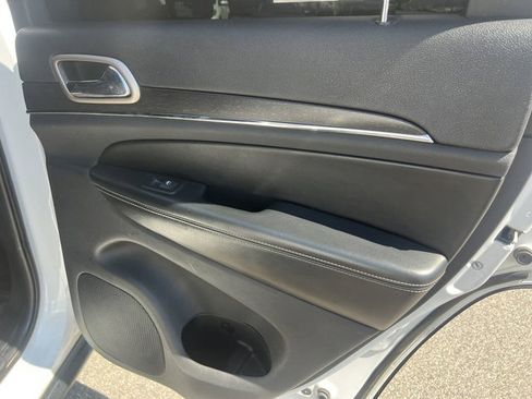 Used 2016 Jeep Grand Cherokee Limited image 21