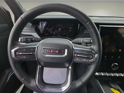 Used 2026 GMC Acadia Elevation w/ Elevation Premium Package FWD image 11