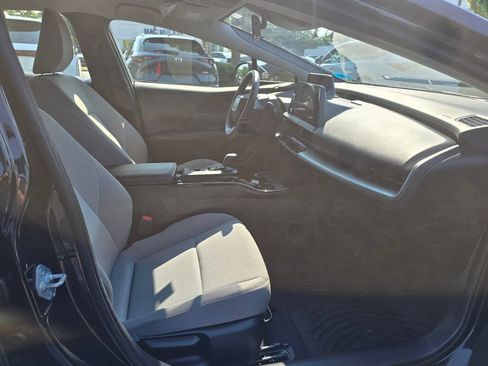 Used 2024 Toyota Prius LE AWD/4WD image 12