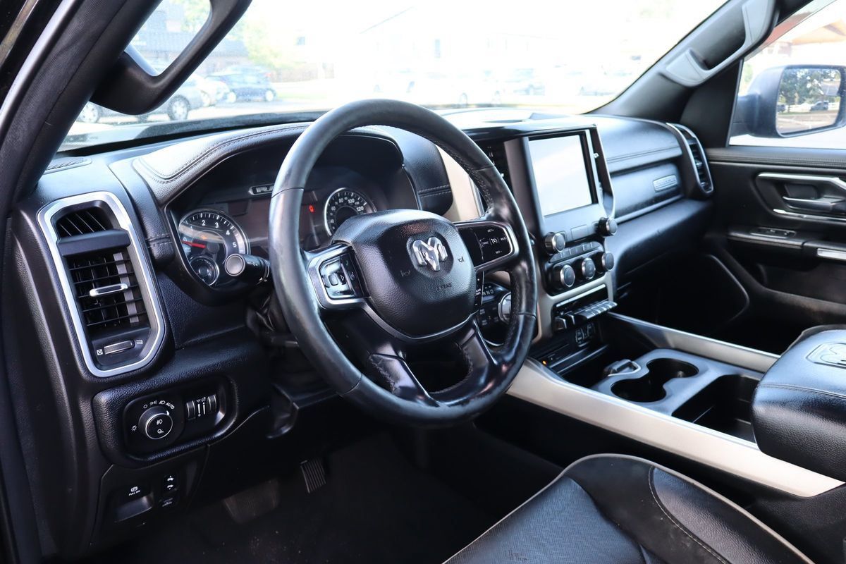 Used 2019 RAM 1500 Laramie w/ Sport Appearance Package AWD/4WD image 15