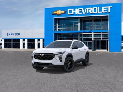 New 2026 Chevrolet Trax LT w/ Driver Confidence Package FWD image 8